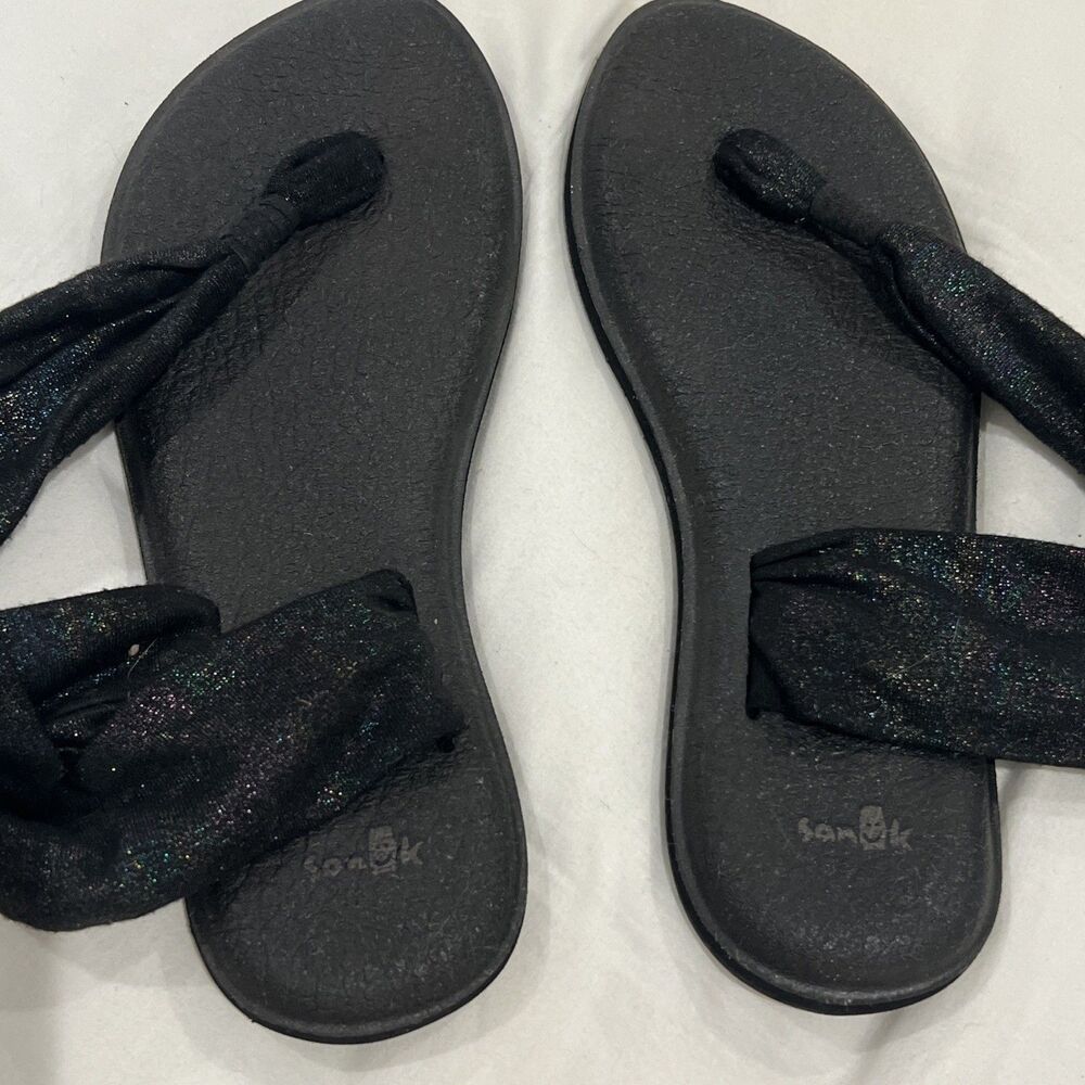 Sanuk Yoga Sling Flip-Flops Sandals Women’s size 8 Glitter On Black Straps